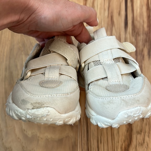 Gently used Zara toddler technical shoes size 9 - Picture 5 of 8